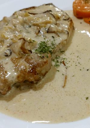 豚ロースソテーのきのこクリームソース-レシピのメイン写真