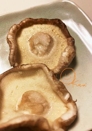 ★おやつ代わり★焼いた椎茸は塩で♪-レシピのメイン写真