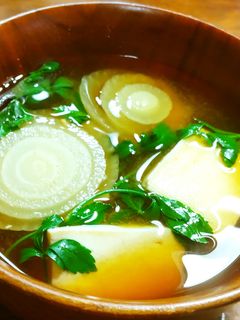 新玉葱のお味噌汁 玉葱の切り方Ⅱ -レシピのメイン写真