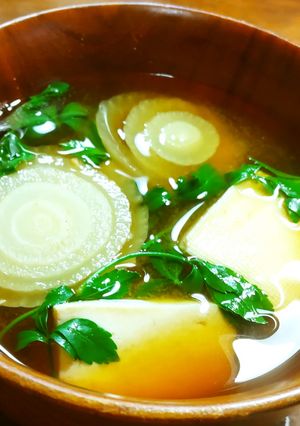 新玉葱のお味噌汁　玉葱の切り方Ⅱ　-レシピのメイン写真