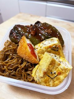 簡単!丸ごと豪快に☆ピーマンの肉詰め弁当-レシピのメイン写真