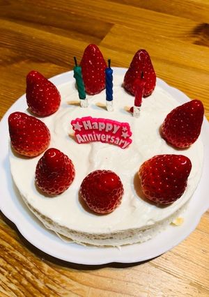 米粉人参ショートケーキ苺つき-レシピのメイン写真