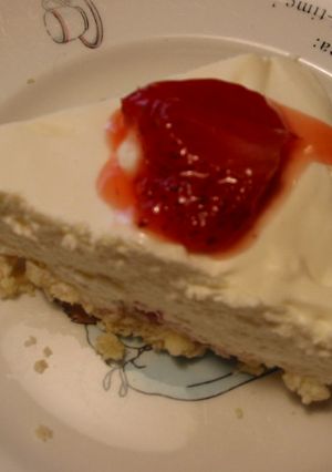 レアチーズケーキ　いちごのソース添え-レシピのメイン写真