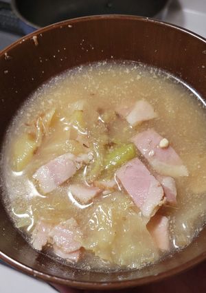 ベーコンと焼きキャベツの味噌汁-レシピのメイン写真