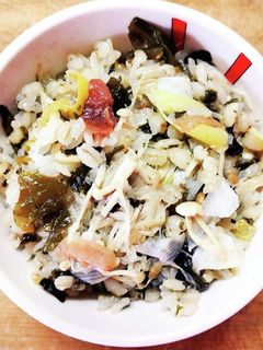 梅干しとワカメ えのきの炊き込みご飯❁-レシピのメイン写真