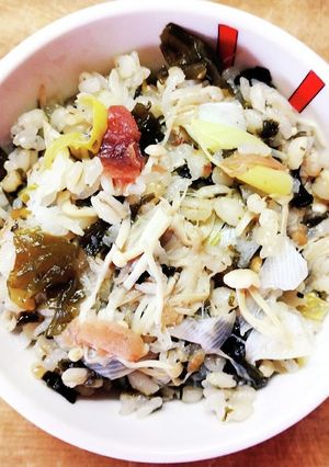 梅干しとワカメ えのきの炊き込みご飯❁-レシピのメイン写真