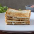 ピーナッツバターとチーズのホットサンド