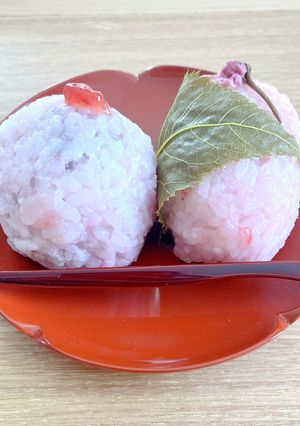 炊いたご飯で簡単桜餅とイチゴ餅-レシピのメイン写真