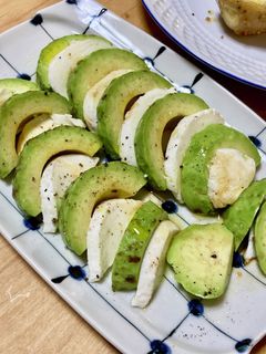 アボカドカプレーゼ-レシピのメイン写真