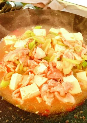 マルチグリドルで肉豆腐　キャンプ飯-レシピのメイン写真