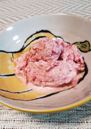 いちごがたっぷりな美味しいイチゴアイス-レシピのメイン写真
