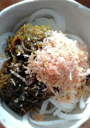合わせ技の福菜！新玉葱もずく酢鰹節和え-レシピのメイン写真