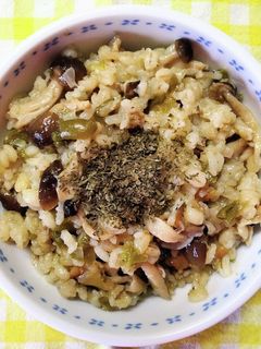 ピーマン しめじ玉ねぎの洋風炊き込みご飯-レシピのメイン写真