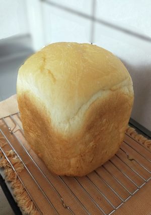 ホームベーカリーで焼くふっくら食パン-レシピのメイン写真