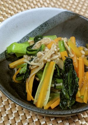 魚醤の旨味とごま油香る！小松菜いしる炒め-レシピのメイン写真