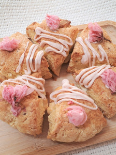 ノンオイルで簡単!かわいい桜のスコーン♪-レシピのメイン写真
