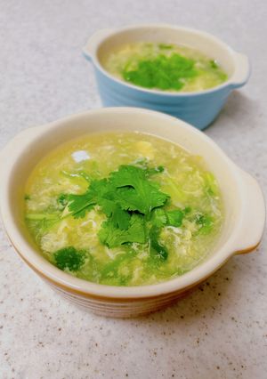 優しいお味♪パクチーと卵のタイ風スープ-レシピのメイン写真