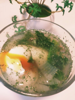 幸せセロリコンソメスープの温玉のせ-レシピのメイン写真
