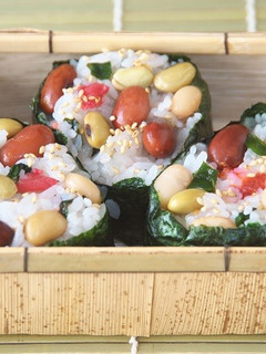 ミックスビーンズの彩り鮮やかおにぎり-レシピのメイン写真