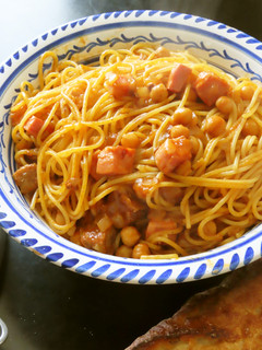 ベーコンハンバーグひよこ豆のトマトパスタ-レシピのメイン写真