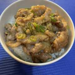 รูปของ 漢でこれを嫌いな奴見たことないネギ塩豚丼