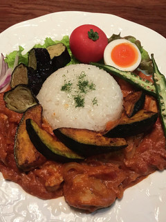 カフェご飯風カレー盛り付け方*野菜添え-レシピのメイン写真