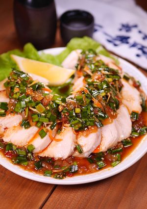 最強万能ニラだれ♪ふわふわむね肉よだれ鶏-レシピのメイン写真