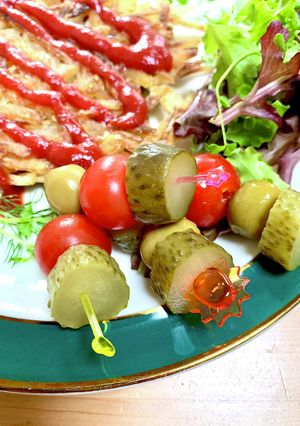 付け合わせのピクルスとミニトマト-レシピのメイン写真