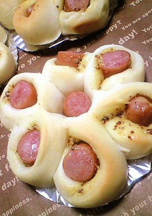 ウィンナーで♪お花パン-レシピのメイン写真