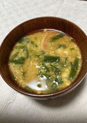 にら•卵•カニカマのお味噌汁-レシピのメイン写真