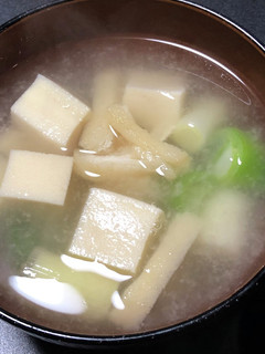 高野豆腐とねぎの薄味お味噌汁-レシピのメイン写真