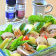 チキンソテーとリンゴのごちそうサラダ♪