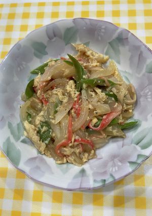 【今が旬】新玉ねぎと絹さやの卵炒め-レシピのメイン写真