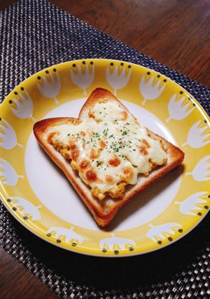 ゆで卵のカレーマヨチーズトースト♪-レシピのメイン写真