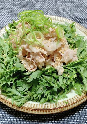 春菊の豚しゃぶサラダ（材料4つだけ）-レシピのメイン写真