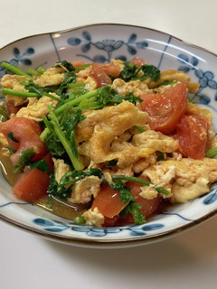 卵とトマトとパクチーの胡麻油炒め-レシピのメイン写真