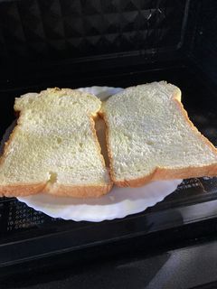 固くなってしまったパンを焼きたてに☆-レシピのメイン写真