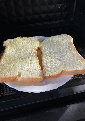 固くなってしまったパンを焼きたてに☆-レシピのメイン写真