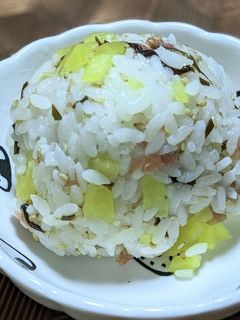 ꕤ୭*沢庵うめ塩こんぶ胡麻おにぎりꕤ୭*-レシピのメイン写真