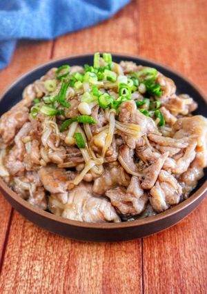 【豚肉とえのきのガリバタ醤油炒め】-レシピのメイン写真