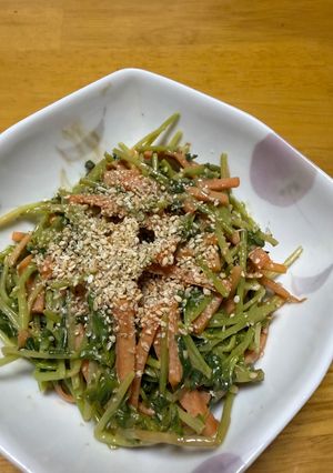 豆苗と人参のごま和え-レシピのメイン写真