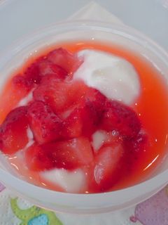 ☆Love離乳食☆イチゴヨーグルト-レシピのメイン写真