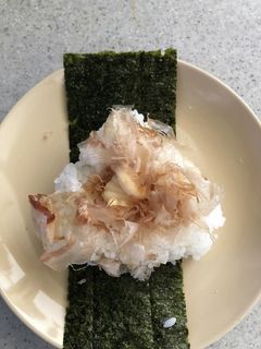 マヨおかか(おかかマヨ)おにぎり-レシピのメイン写真