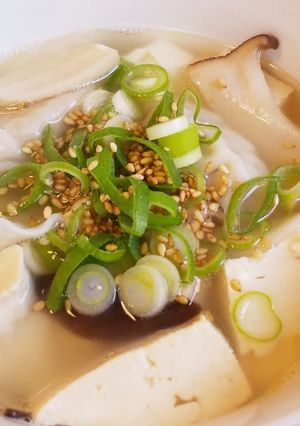 冷凍ギョウザでお腹いっぱい中華スープ-レシピのメイン写真