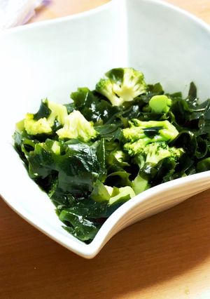 わかめと冷凍ブロッコリーの煮物-レシピのメイン写真