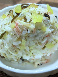 ꕤ୭沢庵カニカマ塩こんぶ胡麻おにぎりꕤ୭-レシピのメイン写真