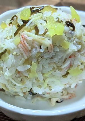 ꕤ୭沢庵カニカマ塩こんぶ胡麻おにぎりꕤ୭-レシピのメイン写真