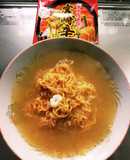 釜玉風担々麵　「チャルメラ宮崎辛麵」