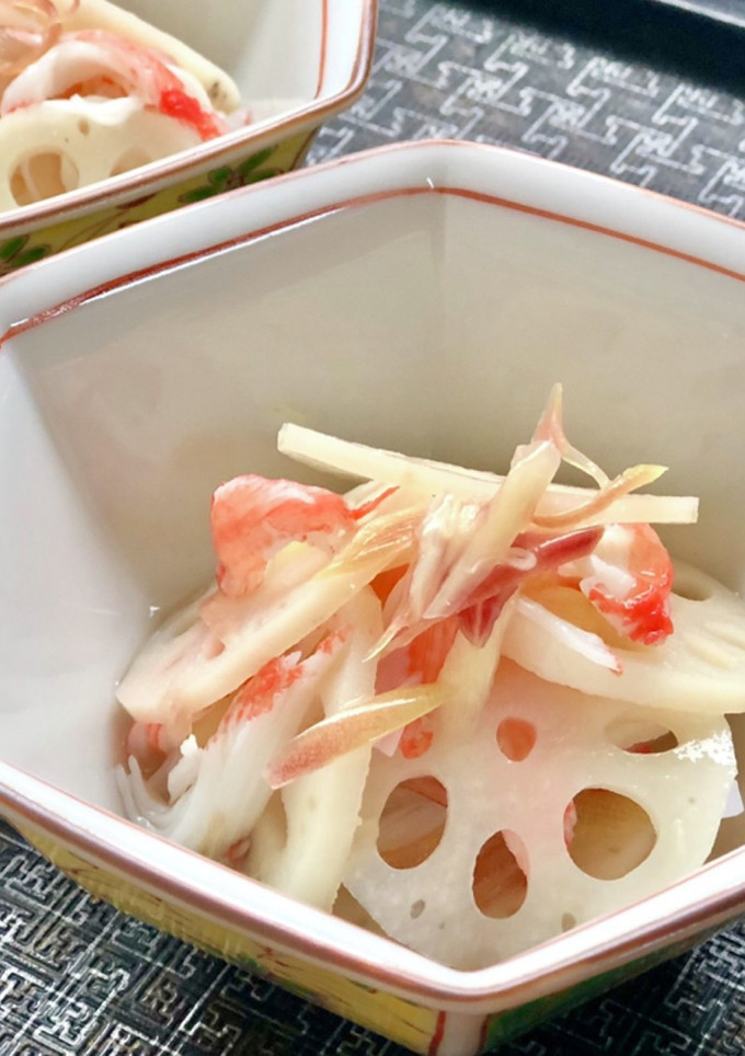 いい香り♪蓮根と茗荷・カニカマの酢の物-レシピのメイン写真