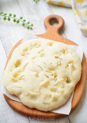 レンジでふわふわ！フォカッチャ風蒸しパン-レシピのメイン写真